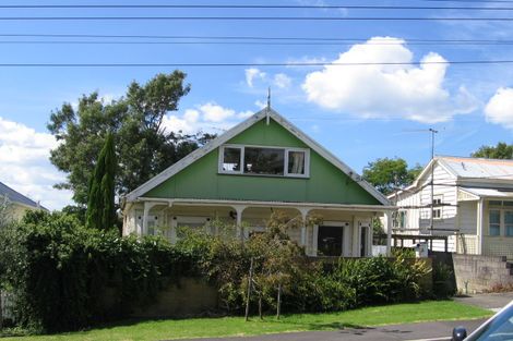 Photo of property in 4 Rutland Road, Stanley Point, Auckland, 0624