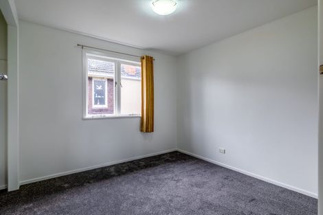 Photo of property in 12 Taipari Road, Te Atatu Peninsula, Auckland, 0610