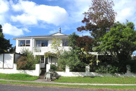 Photo of property in 1 Vanbrugh Place, Bucklands Beach, Auckland, 2014
