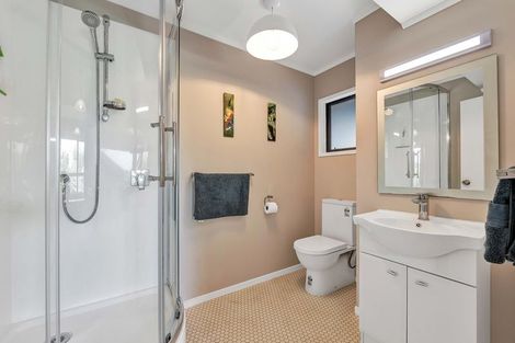 Photo of property in 13 Cargill Place, Frankleigh Park, New Plymouth, 4310