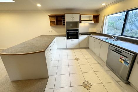 Photo of property in 4 Mackwell Road, Fairview Heights, Auckland, 0632