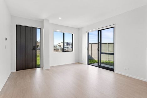 Photo of property in 32 Viridian Avenue, Rosehill, Papakura, 2113