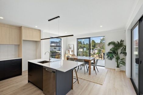 Photo of property in 32 Swanson Road, Henderson, Auckland, 0610