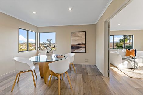 Photo of property in 18 Mckinley Road, Sunnyvale, Auckland, 0612