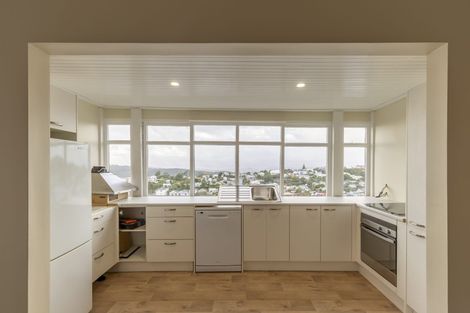 Photo of property in 14 Sugarloaf Road, Brooklyn, Wellington, 6021