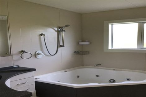 Photo of property in 2 Christie Street, Balclutha, 9230