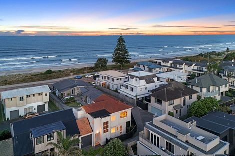 Photo of property in 1/186 Marine Parade, Mount Maunganui, 3116