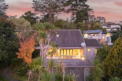 Photo of property in 6 Tree Fern Trail, Campbells Bay, Auckland, 0630