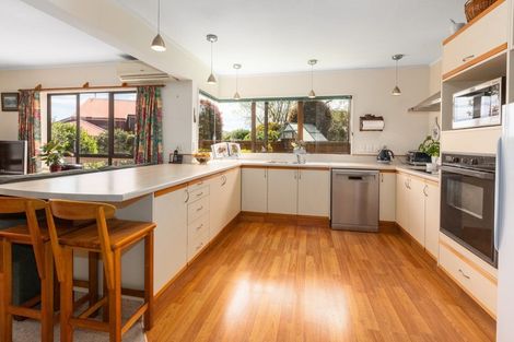 Photo of property in 14 Sailmaker Close, Whitby, Porirua, 5024