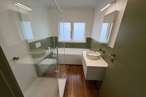 Photo of property in 71 Seatoun Heights Road, Seatoun, Wellington, 6022