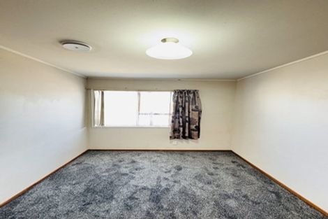 Photo of property in 60 Strid Road, Te Atatu South, Auckland, 0610