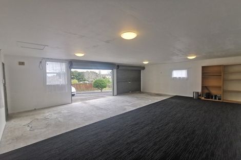 Photo of property in 17 Palmetto Place, Goodwood Heights, Auckland, 2105