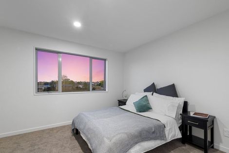 Photo of property in 57b Edmonton Road, Henderson, Auckland, 0612