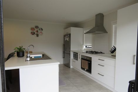 Photo of property in 70 Sylvester Crescent, Flagstaff, Hamilton, 3210