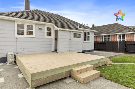 Photo of property in 16 Harris Street, Naenae, Lower Hutt, 5011