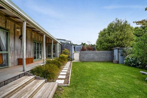 Photo of property in 1185b South Road, Oakura, 4314