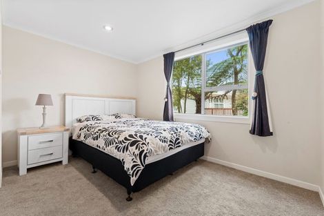 Photo of property in 24 Kiteroa Terrace, Rothesay Bay, Auckland, 0630