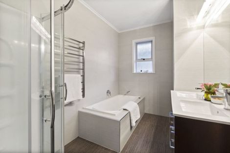 Photo of property in 89 Lake Road, Belmont, Auckland, 0622