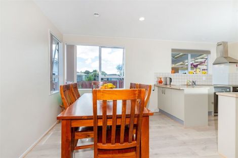 Photo of property in 40 Armada Drive, Ranui, Auckland, 0612