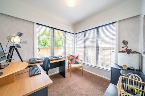 Photo of property in 31 Heretaunga Square, Silverstream, Upper Hutt, 5019