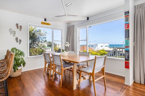 Photo of property in 86 Seaview Road, Paraparaumu Beach, Paraparaumu, 5032