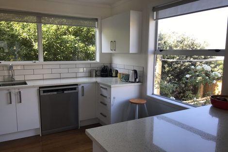 Photo of property in 9a Tahapa Crescent, Meadowbank, Auckland, 1072