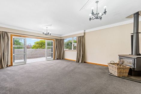 Photo of property in 15 Swansea Street, Hokowhitu, Palmerston North, 4410
