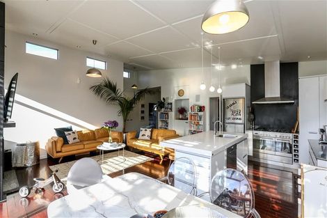 Photo of property in 8 Gaine Street, New Plymouth, 4310