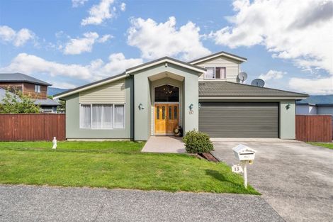 Photo of property in 13 Riverstone Drive, Riverstone Terraces, Upper Hutt, 5018