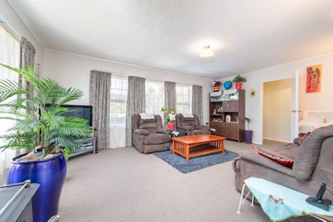 Photo of property in 124 George Street, Stokes Valley, Lower Hutt, 5019