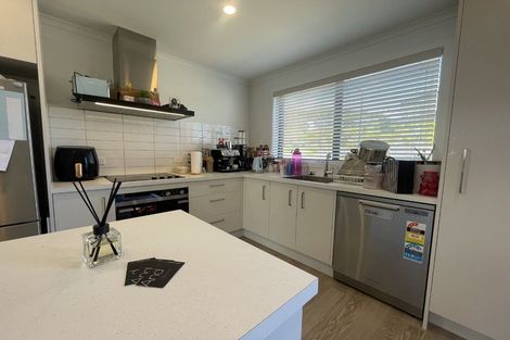 Photo of property in 4 Turtleback Avenue, Whitby, Porirua, 5024