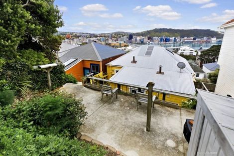Photo of property in 7 Mcintyre Avenue, Mount Victoria, Wellington, 6011