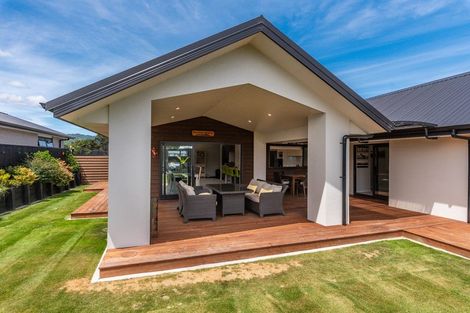 Photo of property in 99 The Drive, Paraparaumu Beach, Paraparaumu, 5032