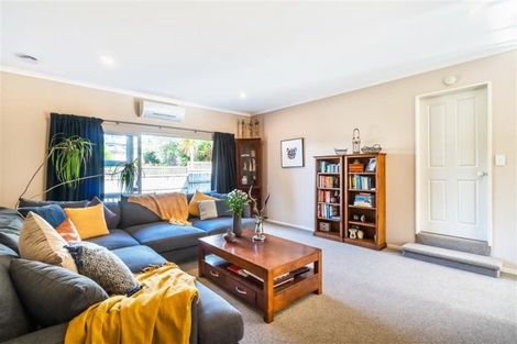 Photo of property in 48 Hogarth Rise, West Harbour, Auckland, 0618