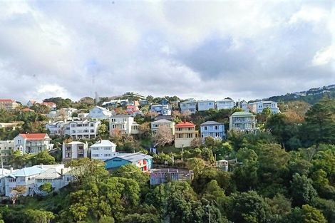 Photo of property in Terrace Tower Apartments, 10e/126 The Terrace, Wellington Central, Wellington, 6011