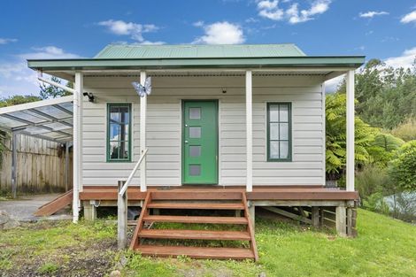Photo of property in 2/9 Montgomery Street, Stokes Valley, Lower Hutt, 5019
