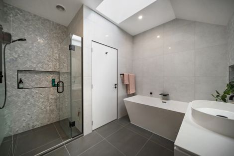 Photo of property in 17 Double Cone Road, Jacks Point, Queenstown, 9371