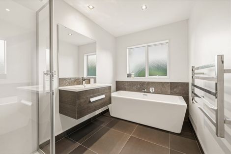 Photo of property in 1 Ngaire Close, Wainui, Silverdale, 0994