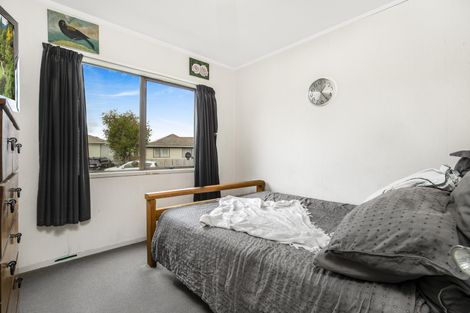 Photo of property in 12 Tilbrook Place, Papakura, 2110