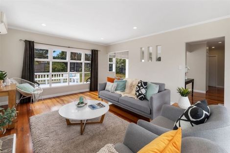 Photo of property in 2/227 Glenfield Road, Hillcrest, Auckland, 0627