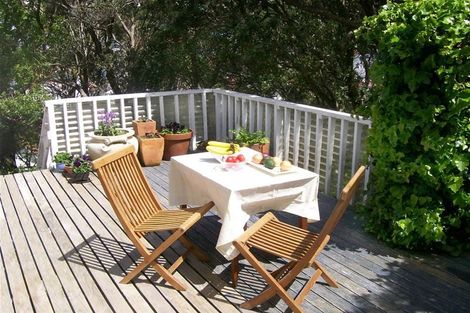 Photo of property in 27 Lower North Terrace, Kelburn, Wellington, 6012