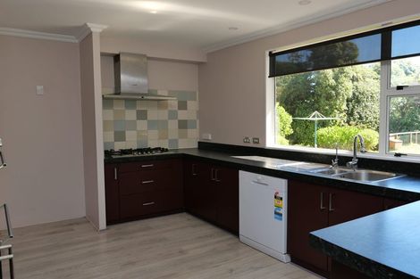 Photo of property in 10 Karu Crescent, Waikanae, 5036