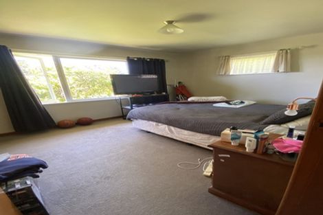Photo of property in 16 Bruce Road, Glenfield, Auckland, 0629