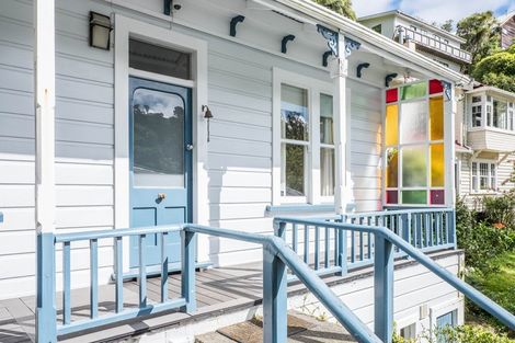 Photo of property in 205 Glenmore Street, Kelburn, Wellington, 6012