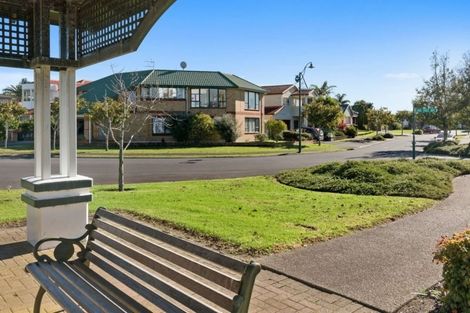 Photo of property in 8 Vinograd Drive, Te Atatu Peninsula, Auckland, 0610
