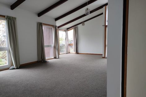Photo of property in 1 Raekura Place, Redcliffs, Christchurch, 8081