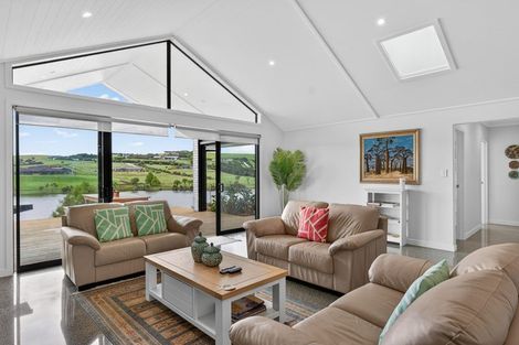 Photo of property in 29 Daniel Parade, Mangawhai, 0975
