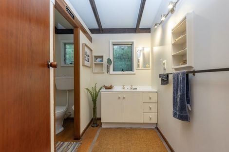 Photo of property in 11 Karekare Road, Karekare, New Lynn, 0772