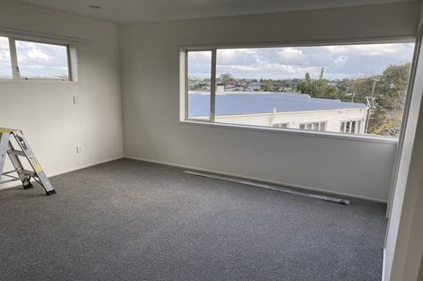 Photo of property in 2/78 Selwyn Crescent, Forrest Hill, Auckland, 0620