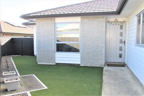 Photo of property in 15 Speldhurst Grove, Stokes Valley, Lower Hutt, 5019